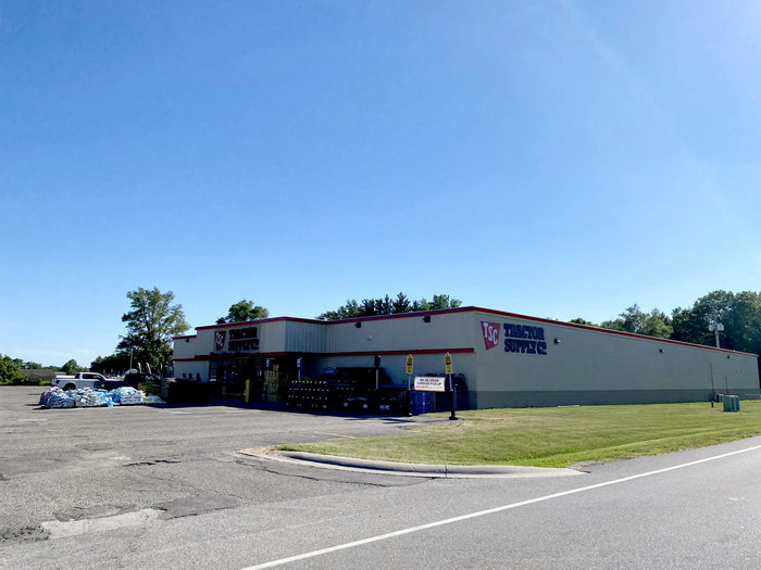 Greenville Drive-In Theatre - Now A Tractor Supply Store (newer photo)